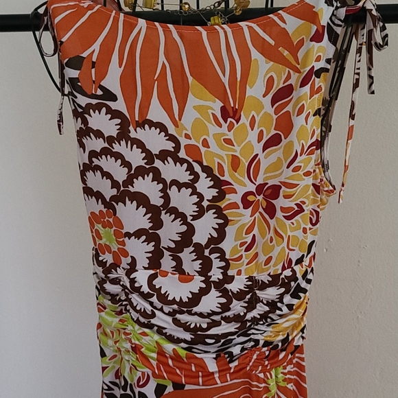 Dress - Picture 7 of 7